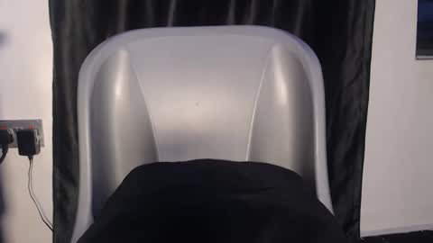 laura online show from January 11, 6:40 am