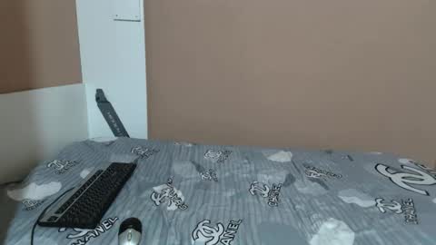 NaughtyCakexxxx online show from December 2, 7:43 am