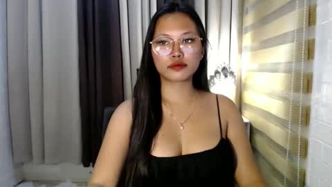 naughtymorenagirl online show from November 23, 3:53 am