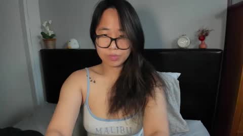 Gigi Chu  online show from February 5, 2:42 pm