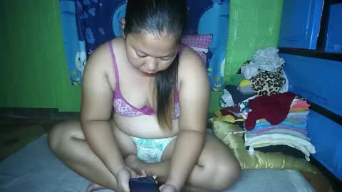 Snapshot of naughtyvina4u chatting on October 6, 3:23 am VI NA online show from October 6, 3:23 am