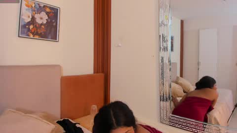 naugthy_brunette_ online show from May 14, 2:50 am