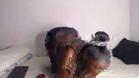 nawtylezi696 online show from October 30, 6:53 pm