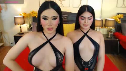 Snapshot of nayumi_edwards chatting on October 16, 6:10 pm nayumi online show from October 16, 6:10 pm