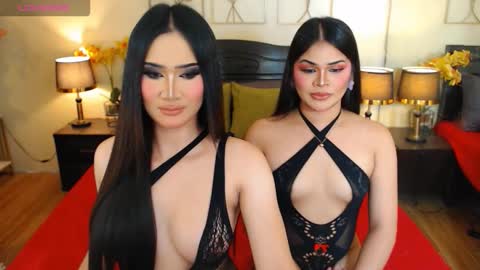 Snapshot of nayumi_edwards chatting on October 17, 8:01 pm nayumi online show from October 17, 8:01 pm