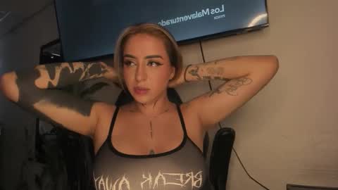 nazzz10 online show from May 28, 3:32 pm