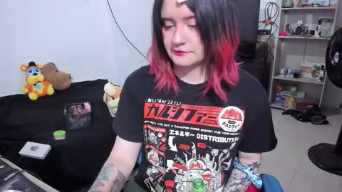 Geek Nicole    im Neeko UwU online show from February 23, 7:02 pm