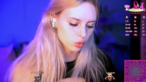 Snapshot of nelly_carroll chatting on September 20, 9:13 pm I am Nelly3 online show from September 20, 9:13 pm
