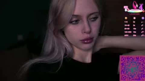 Snapshot of nelly_carroll chatting on October 19, 1:40 am I am Nelly3 online show from October 19, 1:40 am