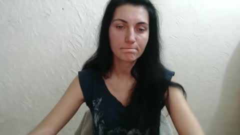 Nensy online show from December 3, 3:03 pm