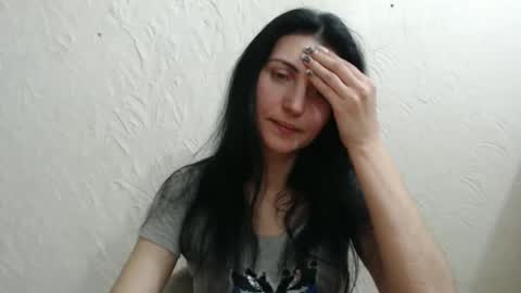 Nensy online show from January 8, 2:25 pm