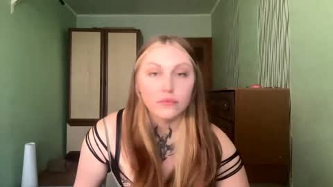 neomimaddern online show from May 3, 3:10 am