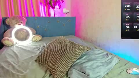 Snapshot of nerdy_goddess chatting on September 24, 5:39 am Aida online show from September 24, 5:39 am