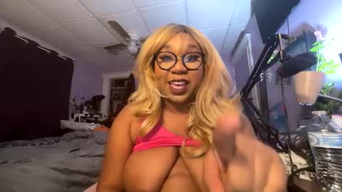 nesiaj21 online show from March 5, 4:57 am