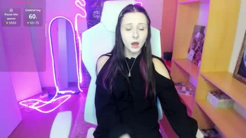 Snapshot of nessadarkk chatting on October 15, 1:52 am Amami online show from October 15, 1:52 am