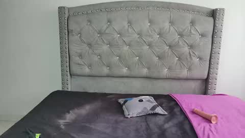 nesuko_kamado online show from February 22, 4:04 pm