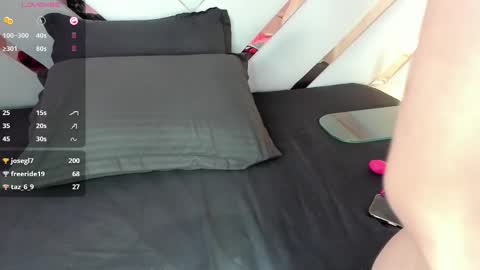 Nia online show from February 12, 8:27 am