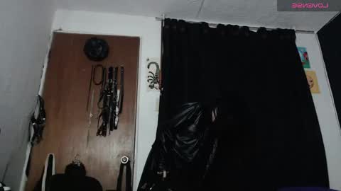 Snapshot of niakat_ chatting on February 5, 9:07 pm niakat online show from February 5, 9:07 pm