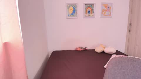  Nia  online show from February 6, 6:11 pm