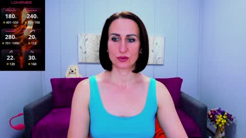 Snapshot of niasmithh chatting on December 14, 1:38 pm niasmithh online show from December 14, 1:38 pm