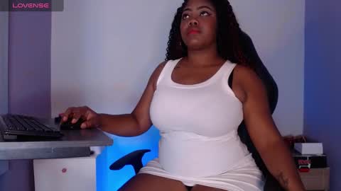 Snapshot of niawk_ chatting on February 14, 3:26 pm Niawk online show from February 14, 3:26 pm