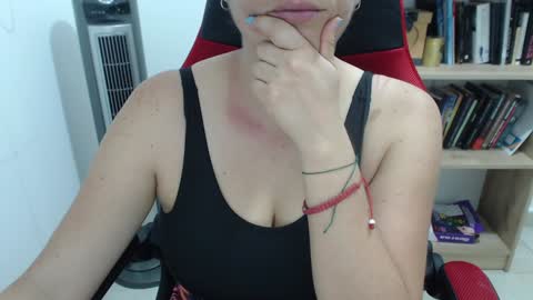 Snapshot of nice_saraa chatting on January 13, 11:49 pm sara online show from January 13, 11:49 pm