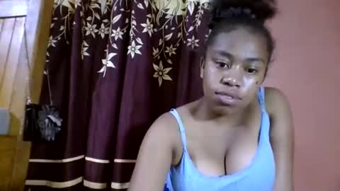 nicelly01 online show from May 1, 9:40 pm