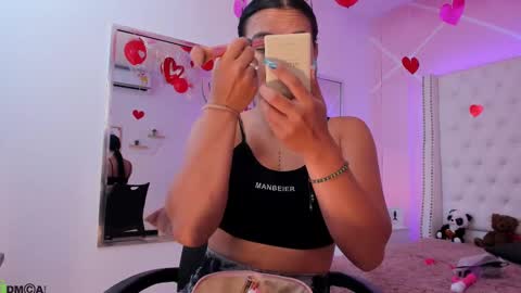 nickky online show from February 19, 1:17 pm