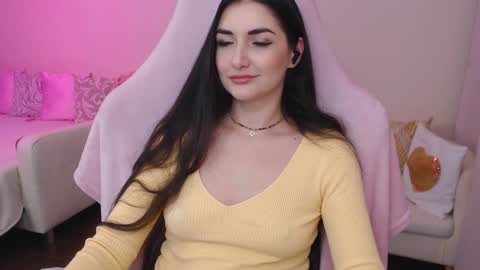 Nicole Online at about after 1000  6  UK time or 900  - 500  UK time it approximate time interval online show from December 18, 1:37 am