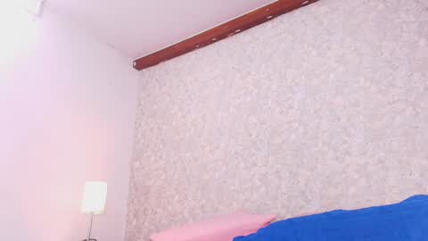 Snapshot of nicol_ferrer chatting on September 17, 7:23 pm Nicol online show from September 17, 7:23 pm
