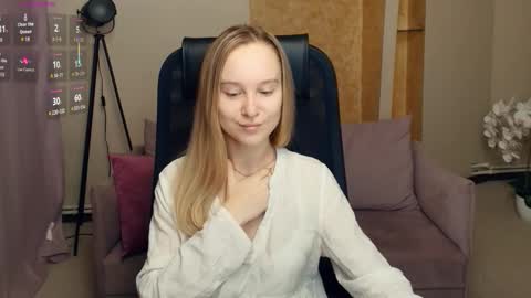 Nicoletta online show from December 18, 7:07 pm