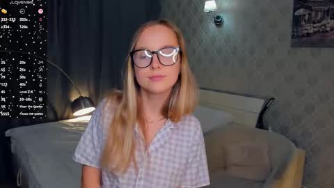 Nicoletta online show from October 18, 5:37 pm