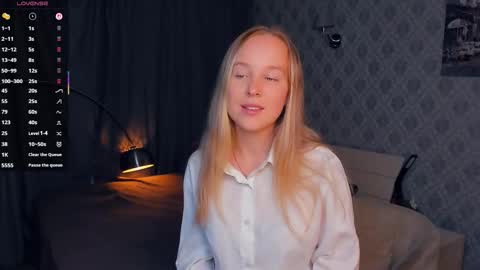 Nicoletta online show from September 20, 6:06 pm