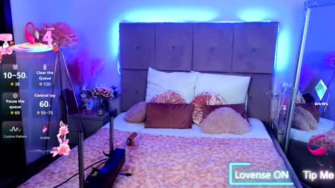 NicoleBond online show from December 20, 5:00 am