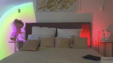 Nicole online show from February 6, 9:18 pm