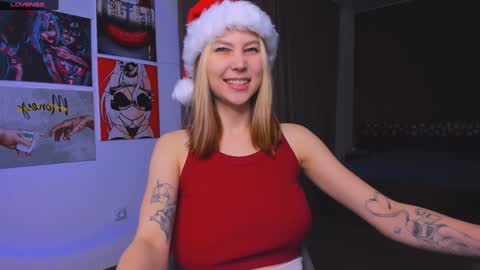 Snapshot of nicole_matt chatting on December 21, 12:31 am Nicole online show from December 21, 12:31 am