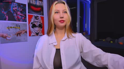 Snapshot of nicole_matt chatting on December 3, 11:02 pm Nicole online show from December 3, 11:02 pm