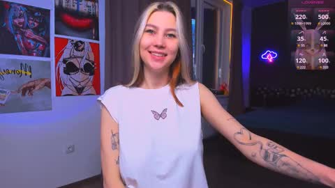 Snapshot of nicole_matt chatting on March 1, 6:35 am Nicole online show from March 1, 6:35 am