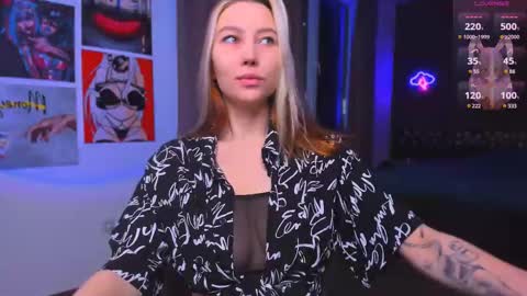 Snapshot of nicole_matt chatting on February 27, 12:21 am Nicole online show from February 27, 12:21 am