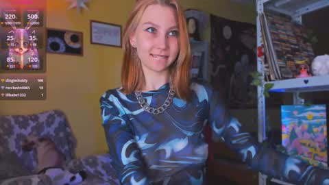 Snapshot of nicole_matt chatting on September 18, 3:05 am Nicole online show from September 18, 3:05 am