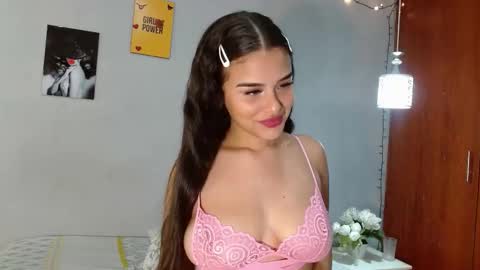 Snapshot of nicole_mayer01 chatting on October 7, 11:25 am nicole_mayer01 online show from October 7, 11:25 am