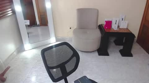 Nicole Santana online show from February 5, 10:24 pm