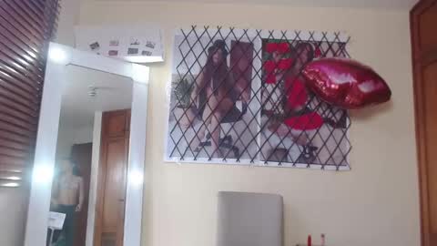 Nicole Santana online show from February 4, 10:13 pm