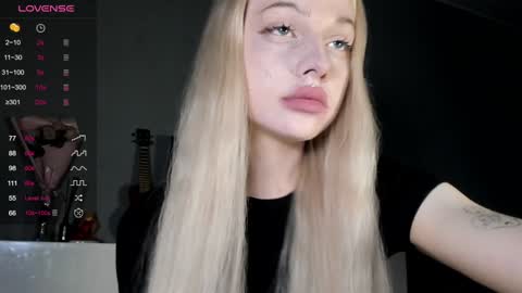 Mary online show from December 24, 9:06 am