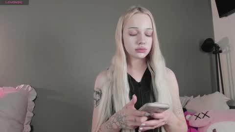 Mary online show from January 8, 12:42 pm