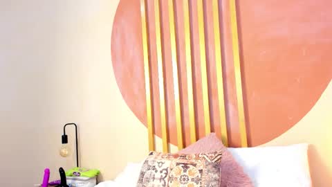 N i c o l e  online show from March 9, 7:28 pm