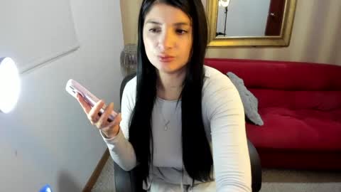 Nicolettcolin  online show from April 14, 9:26 pm