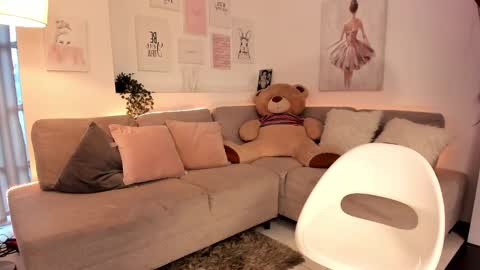 Snapshot of nicolle_foxy chatting on March 6, 8:16 pm Nicolle online show from March 6, 8:16 pm