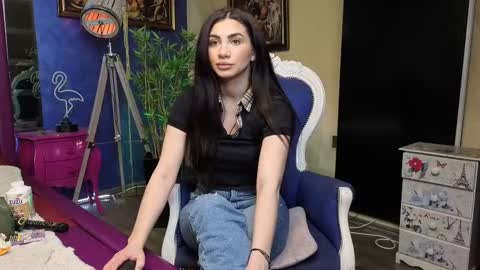 Snapshot of nicollepalmer chatting on March 1, 8:45 am Nicolle online show from March 1, 8:45 am