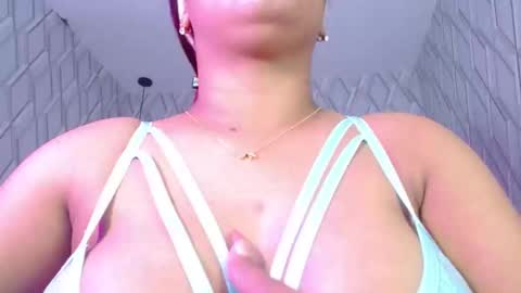 Snapshot of nicolletaylorq chatting on February 20, 2:40 am Nicolle Miley online show from February 20, 2:40 am